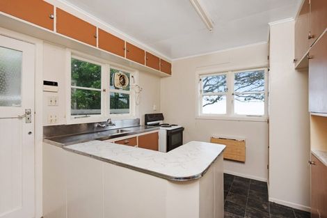 Photo of property in 46 Miles Crescent, Newlands, Wellington, 6037