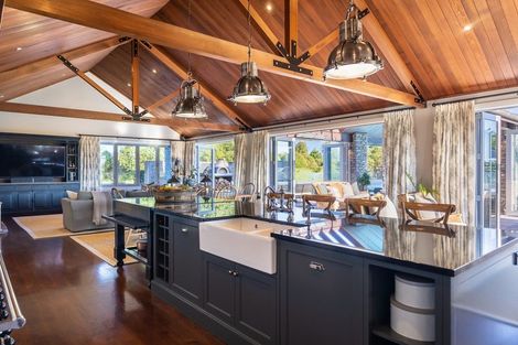 Photo of property in 2 Otaihanga Road, Paraparaumu Beach, Paraparaumu, 5032