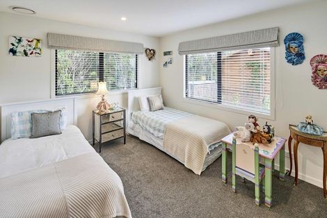 Photo of property in 45 Mount Marua Way, Timberlea, Upper Hutt, 5018