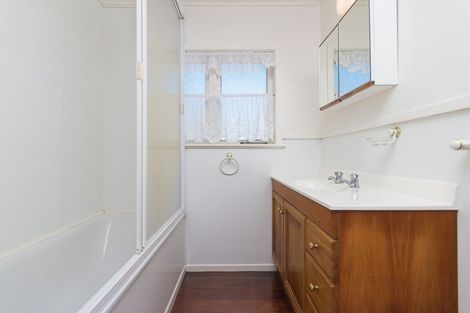 Photo of property in 64 Blake Road, Pukekohe, 2120