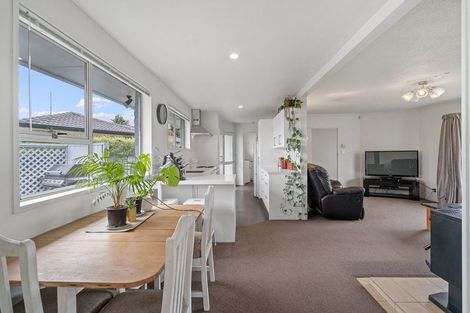 Photo of property in 46 Oakley Crescent, Hornby, Christchurch, 8042