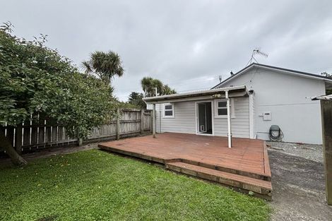 Photo of property in 2 Te Pari Pari Road, Pukerua Bay, 5026