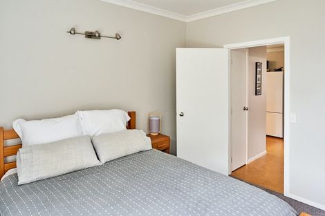 Photo of property in 10 Helen Street, Brooklyn, Wellington, 6021