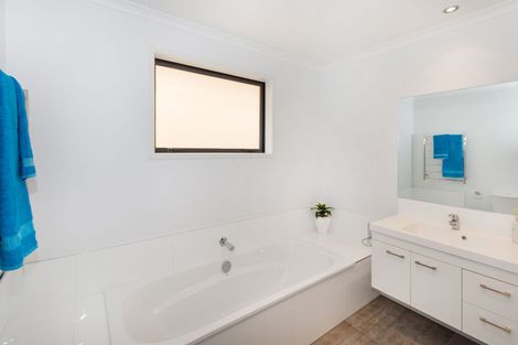 Photo of property in 11 Westmuir Crescent, Pokeno, 2402