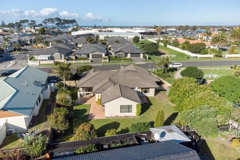 Photo of property in 98 Santa Monica Drive, Papamoa Beach, Papamoa, 3118