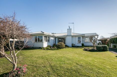 Photo of property in 18 Pembroke Street, Taradale, Napier, 4112