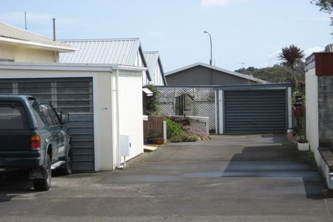 Photo of property in 3/128 Vivian Street, New Plymouth, 4310