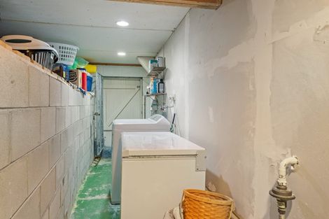 Photo of property in 30 Evelyn Road, Cockle Bay, Auckland, 2014