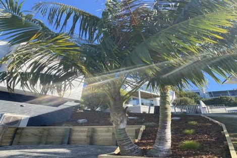 Photo of property in 1/13 Girrahween Drive, Totara Vale, Auckland, 0629