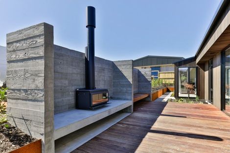 Photo of property in 14 Kirimoko Crescent, Wanaka, 9305