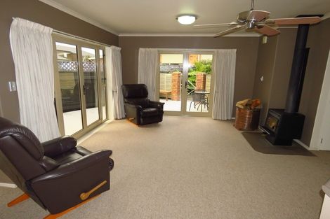 Photo of property in 7 Rochfort Place, Westport, 7825