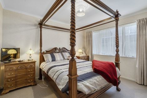 Photo of property in 25 Geneva Terrace, Kelvin Grove, Palmerston North, 4414