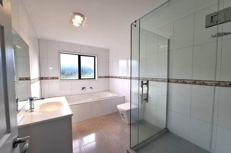 Photo of property in 27 Killygordon Place, Massey, Auckland, 0614