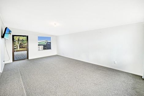 Photo of property in 27 Cross Street, Castlecliff, Whanganui, 4501