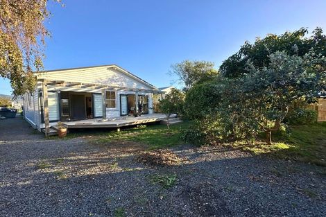 Photo of property in 9 Elizabeth Street, Moera, Lower Hutt, 5010