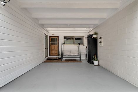 Photo of property in 100b Grand Vue Road, Kawaha Point, Rotorua, 3010