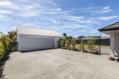 Photo of property in 215 Mairehau Road, Burwood, Christchurch, 8083