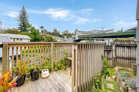 Photo of property in 7 Angeline Place, Massey, Auckland, 0614