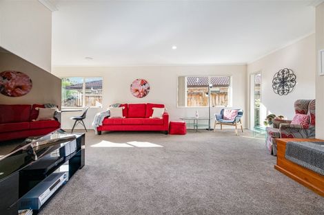Photo of property in 47 Hewlett Road, Massey, Auckland, 0614