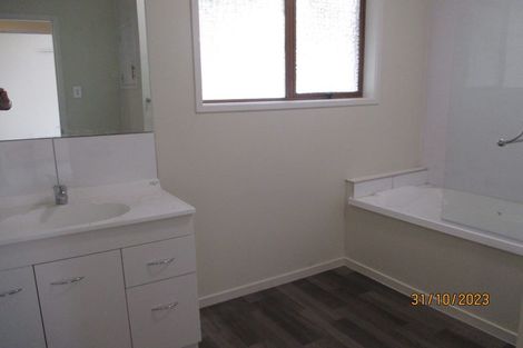 Photo of property in 9 Simpson Road, Ranui, Auckland, 0612