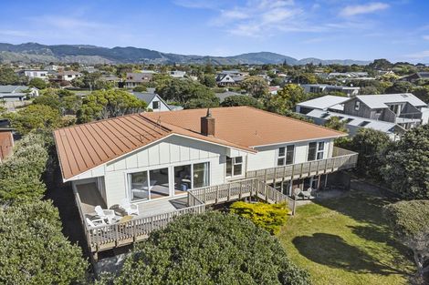 Photo of property in 7 Nuhaka Place, Paraparaumu Beach, Paraparaumu, 5032