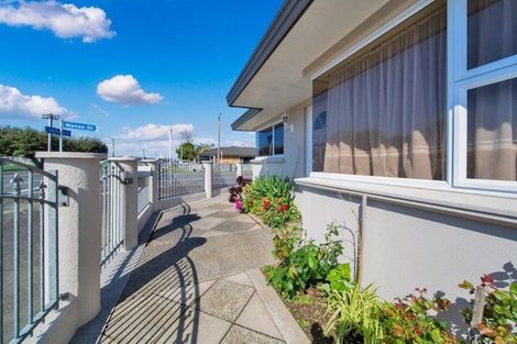 Photo of property in 37 Victoria Street, Hawera, 4610