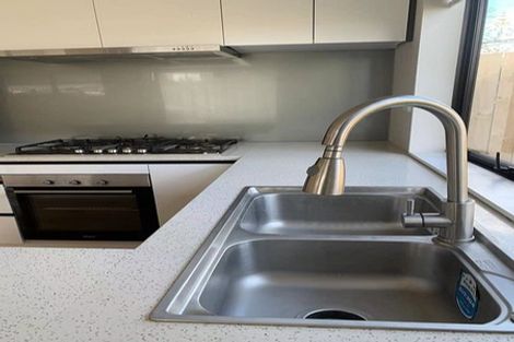 Photo of property in 98 Cardiff Road, Pakuranga, Auckland, 2010