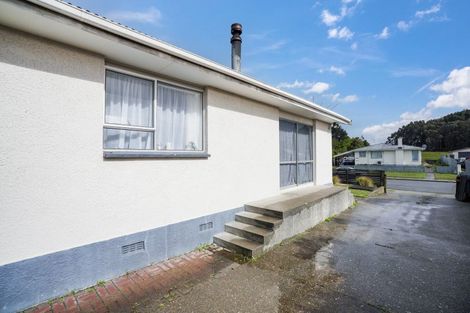 Photo of property in 2 Burns Street, Kew, Invercargill, 9812