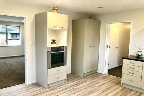 Photo of property in 33 Pensacola Crescent, Broomfield, Christchurch, 8042