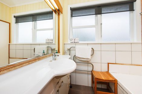 Photo of property in 21 Ilford Place, Awapuni, Palmerston North, 4412