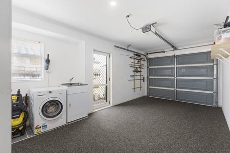 Photo of property in 20 Francis Skinner Place, Orewa, 0931