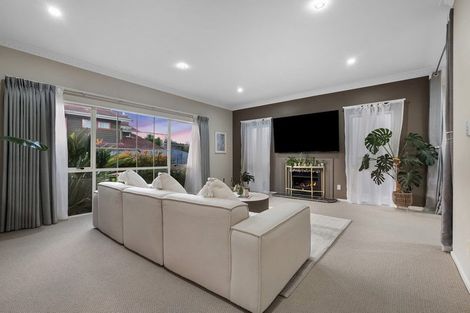 Photo of property in 8 Cuthill Close, Albany, Auckland, 0632
