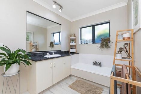 Photo of property in 51 Olympus Grove, Papamoa Beach, Papamoa, 3118