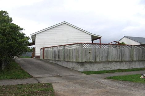 Photo of property in 80 Hillcrest Drive, Kelvin Grove, Palmerston North, 4414