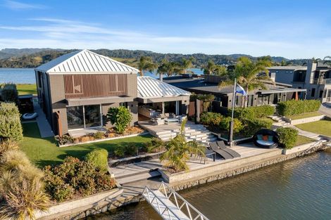 Photo of property in 140 Waterways Parade, Pauanui, Hikuai, 3579