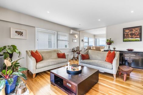Photo of property in 137 Sandspit Road, Shelly Park, Auckland, 2014