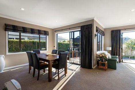 Photo of property in 20 Gibbston Close, Huntington, Hamilton, 3210