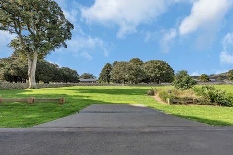 Photo of property in 29 Stoney Hill Road, Te Kamo, 0185