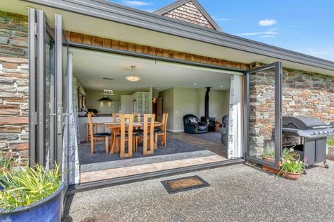 Photo of property in 27 Pohutukawa Drive, Levin, 5571