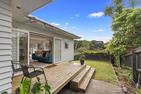 Photo of property in 3a Katrina Place, Massey, Auckland, 0614