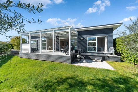 Photo of property in 32 Burgundy Drive, Martinborough, 5711