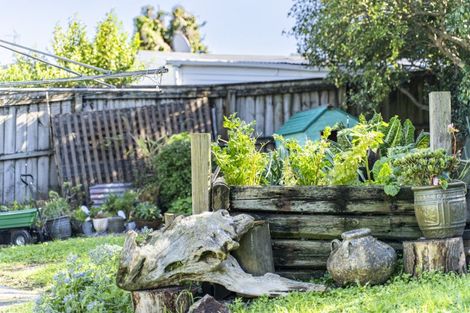 Photo of property in 13 Helleur Road, Massey, Auckland, 0614