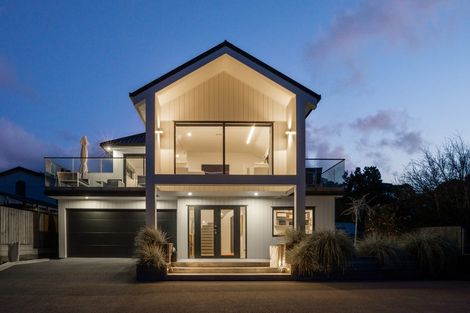 Photo of property in 14 Garden Road, Raumati Beach, Paraparaumu, 5032