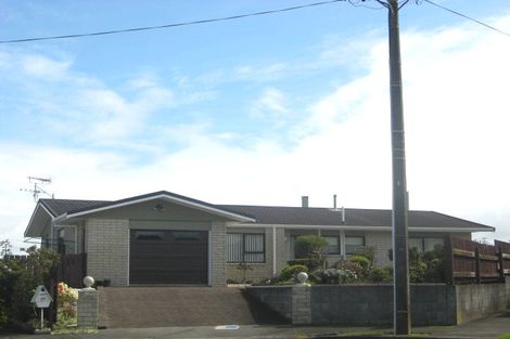 Photo of property in 15 Lydford Place, Spotswood, New Plymouth, 4310