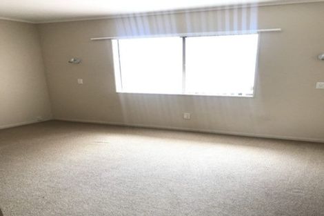 Photo of property in 1 Bass Street, West Harbour, Auckland, 0618