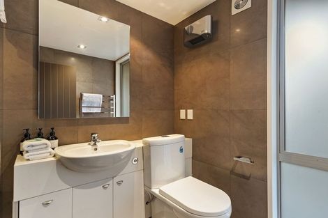 Photo of property in Rahiri Apartments, 1/23 Adelaide Street, Queenstown, 9300