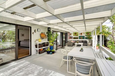 Photo of property in 10 Claxton Place, Saint Martins, Christchurch, 8022