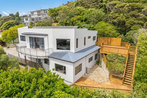 Photo of property in 8a Kiriwai Road, Paremata, Porirua, 5024