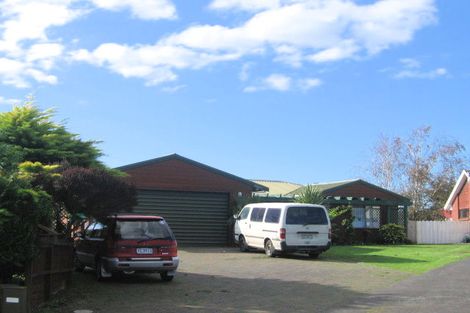 Photo of property in 24 Camden Place, Papatoetoe, Auckland, 2025