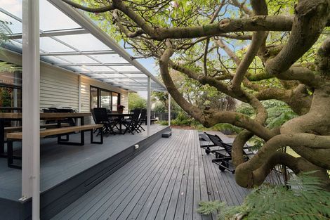 Photo of property in 2 Riserra Drive, Ranui, Auckland, 0612